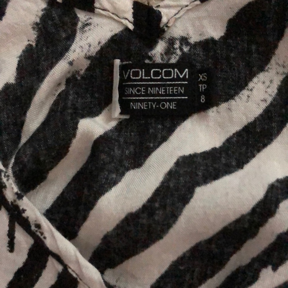 Volcom flowy top - Picture 2 of 2